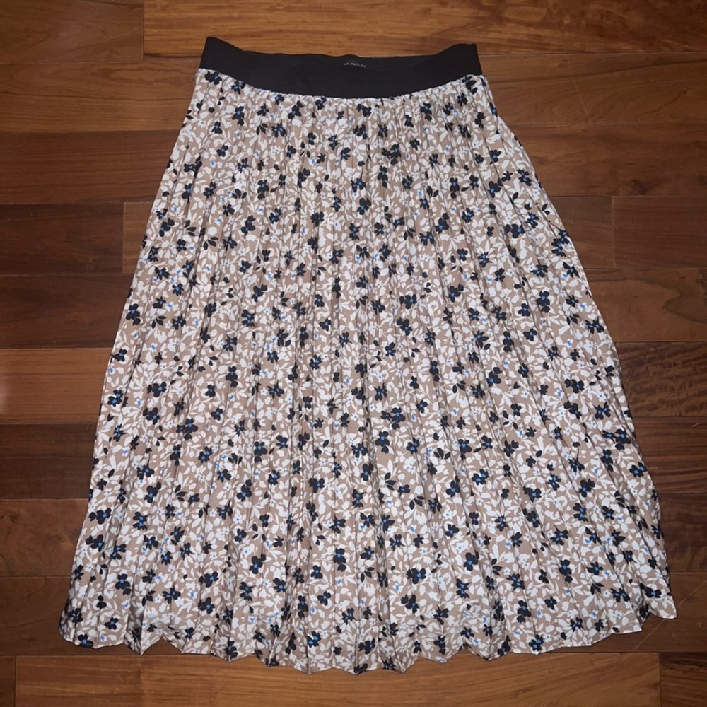Floral Pleated Skirt - Black and Cream
